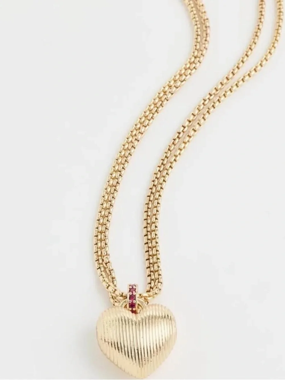 NWOT  Roxanne Assoulin Heart Pendant Necklace with Pink Accent